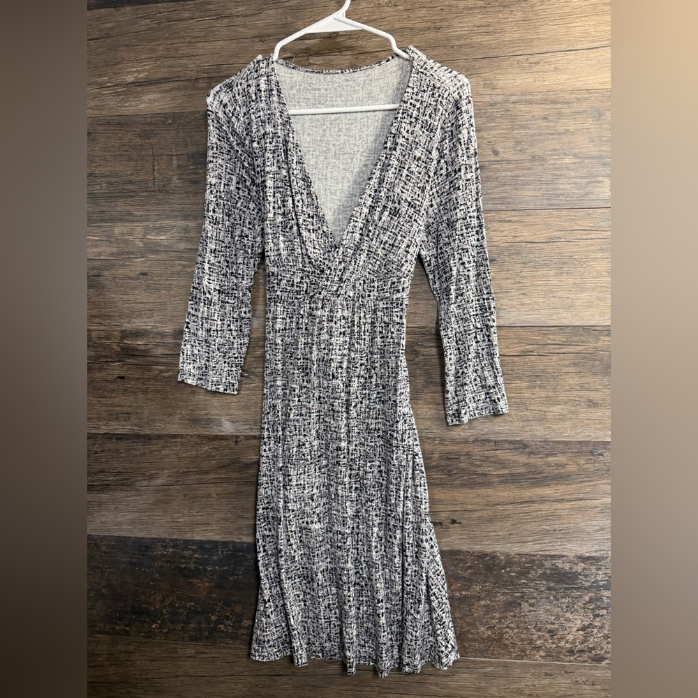 Liz Lange for Target Black and White Maternity Long Sleeve Dress